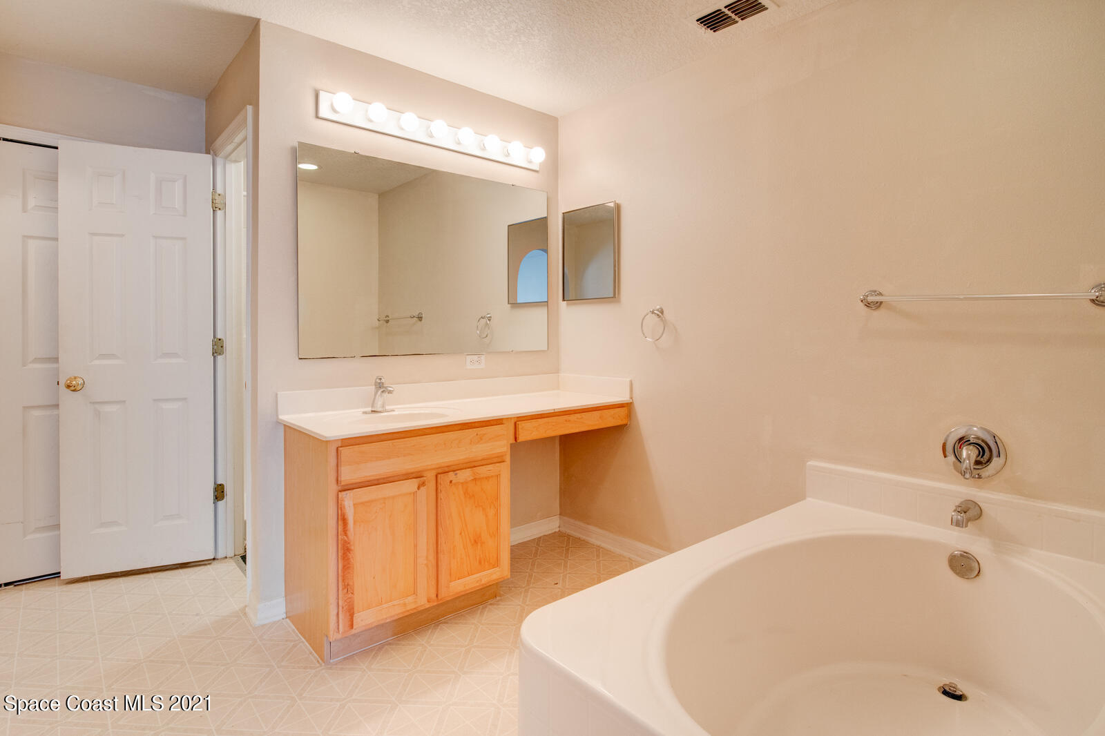 2191 Spring Creek Circle Palm Bay, FL 32905 - Photo 22 of 37 Photo-027 - Copy