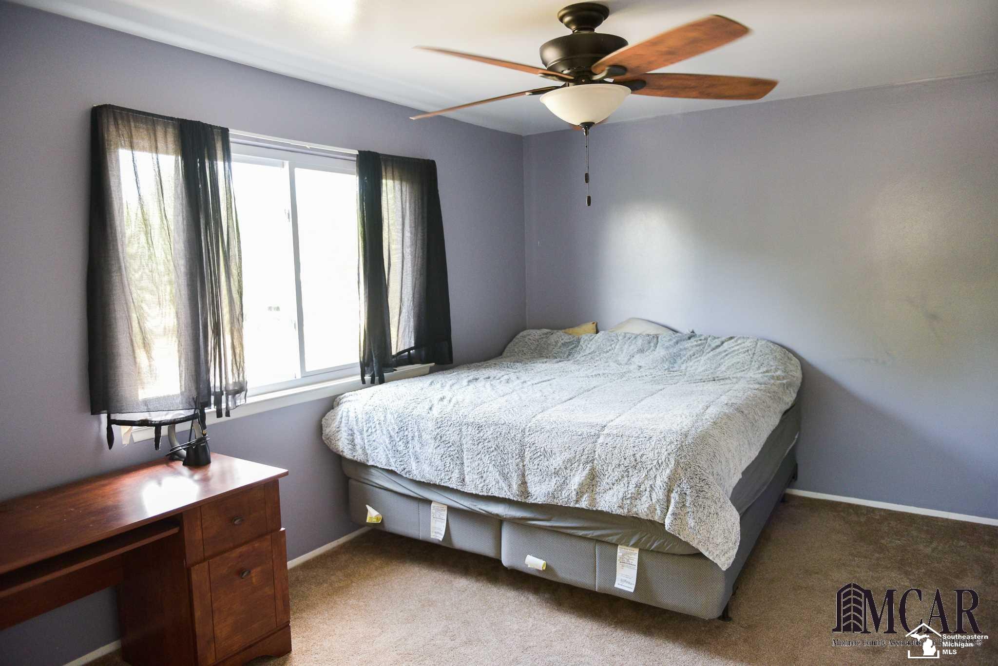22114 Derby Road Woodhaven, MI 48183 - Photo 5 of 27