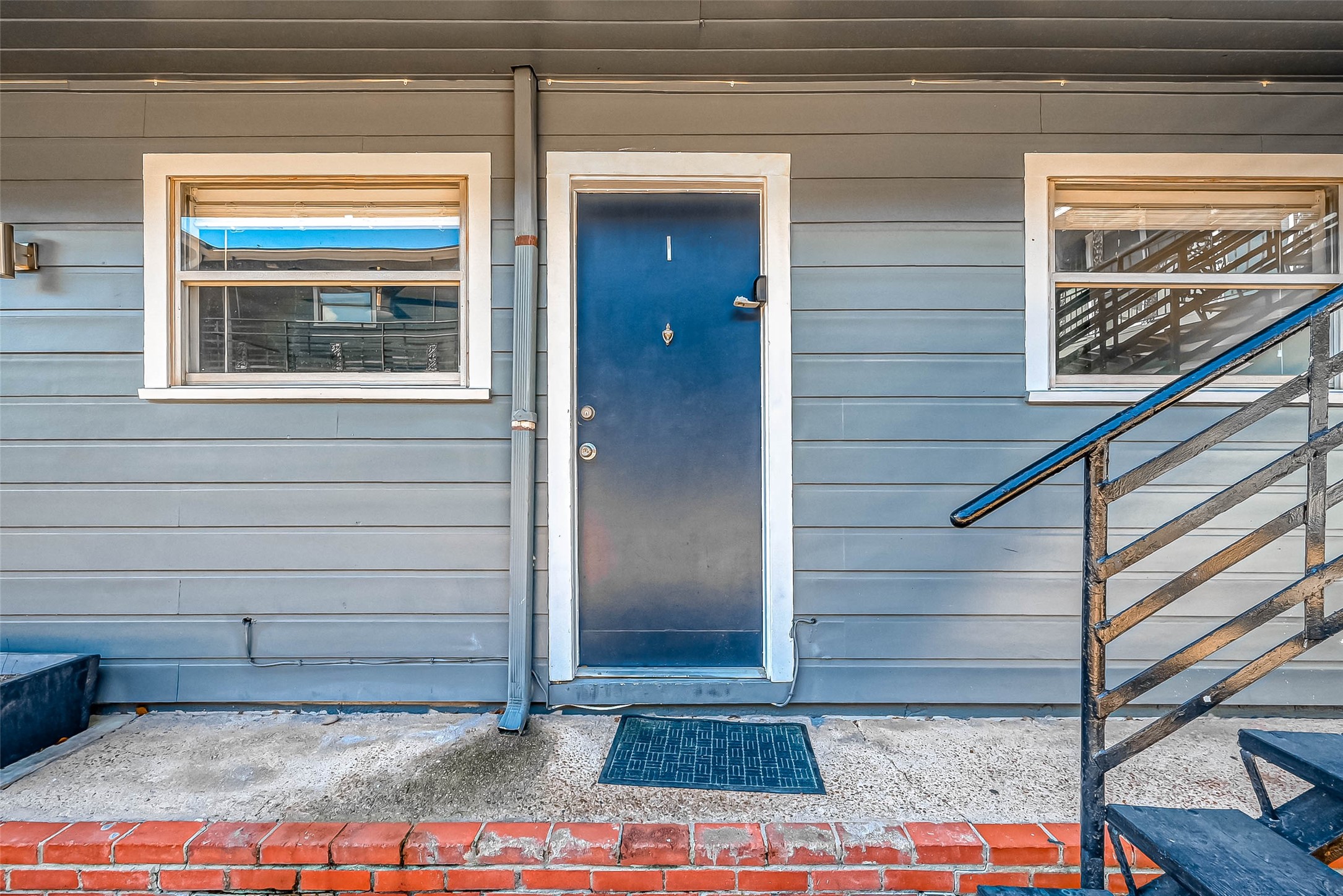 2420 McDuffie Street, Unit 1A Houston, TX 77019 - Photo 3 of 11 a view of front door of a house