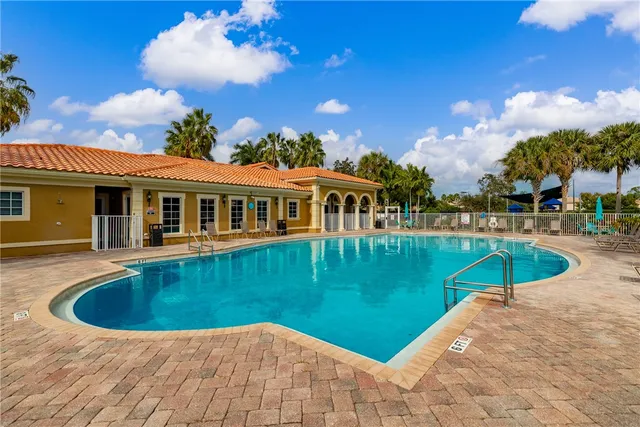 $475,000 | 5562 40th Avenue, Vero Beach, FL 32967