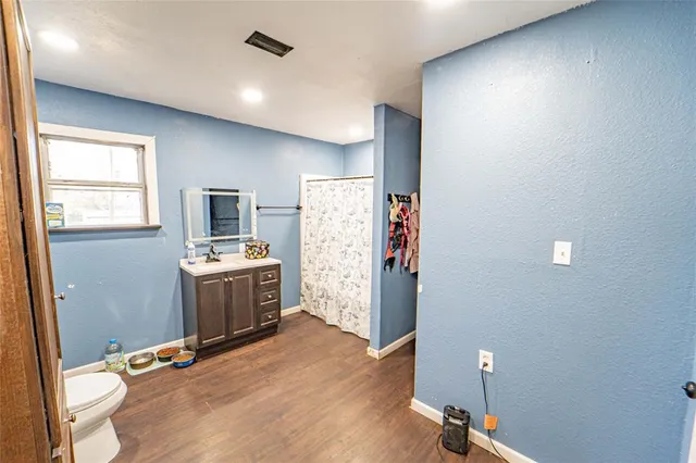 a view of a city street view