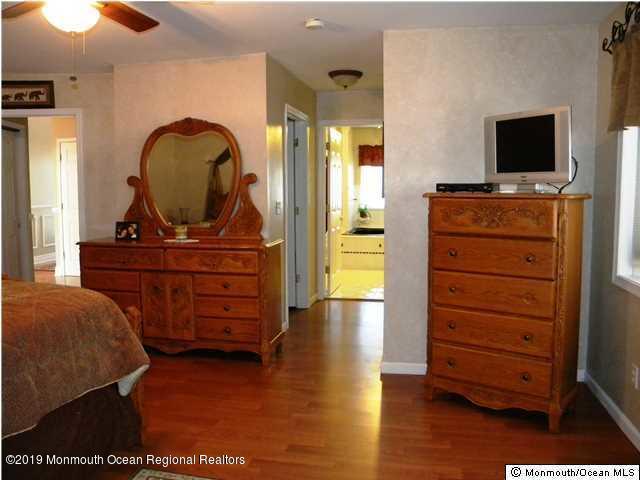 47 Oxycocus Road Manahawkin, NJ 08050 - Photo 10 of 28 Master Bedroom to Master Bath
