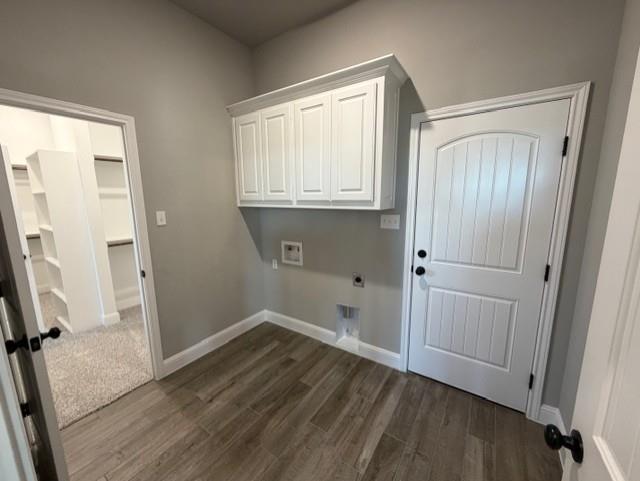 202 Coalson Crossing Azle, TX 76020 - Photo 13 of 23 a view of wooden floor and cabinets in a room