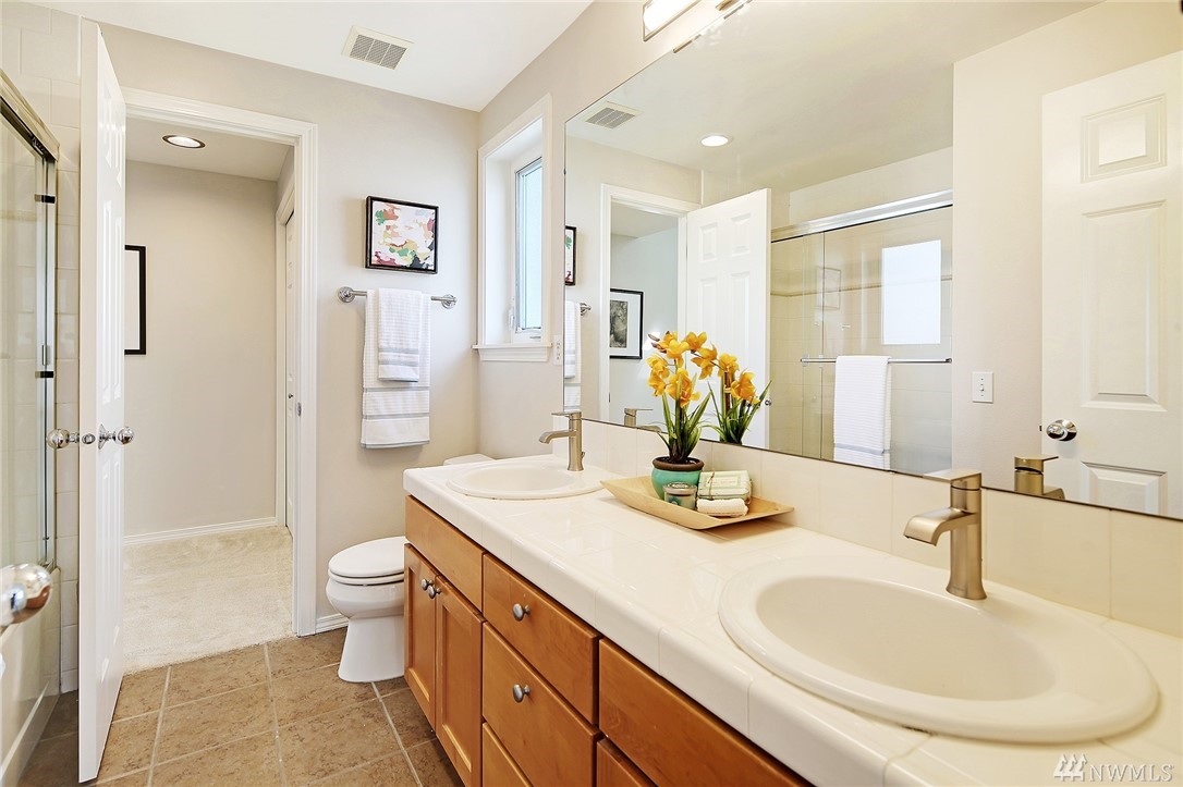 936 North 35th Street, Unit A Seattle, WA 98103 - Photo 16 of 21 Gallery Image 16