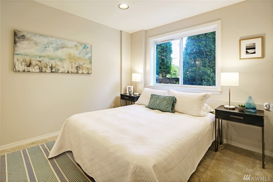 936 North 35th Street, Unit A Seattle, WA 98103 - Photo 3 of 21 Gallery Image 3