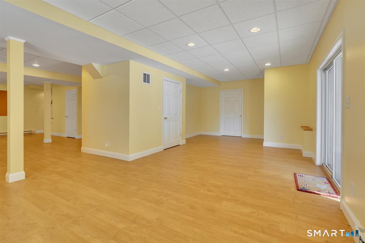 25 Fenwick Drive Avon, CT 06001 - Photo 37 of 40