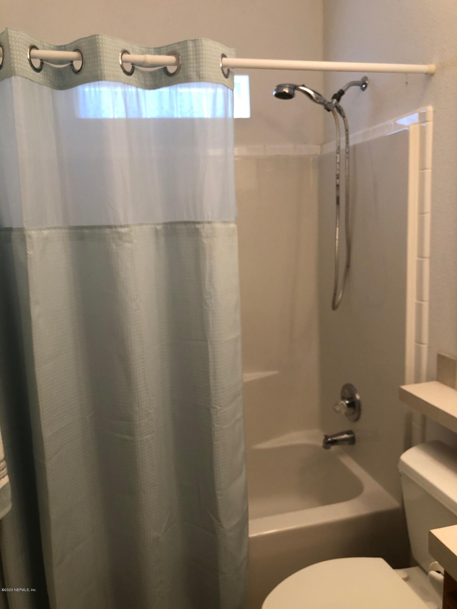 2370 Tyrone Road Middleburg, FL 32068 - Photo 27 of 32 Guest Bath
