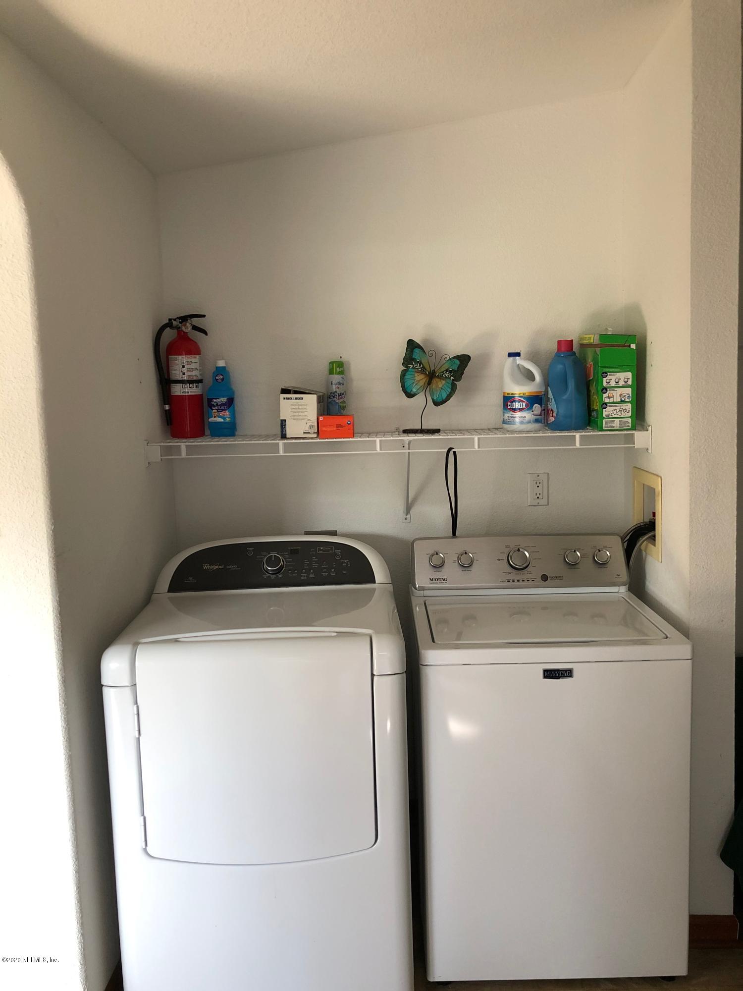 2370 Tyrone Road Middleburg, FL 32068 - Photo 29 of 32 Inside Laundry