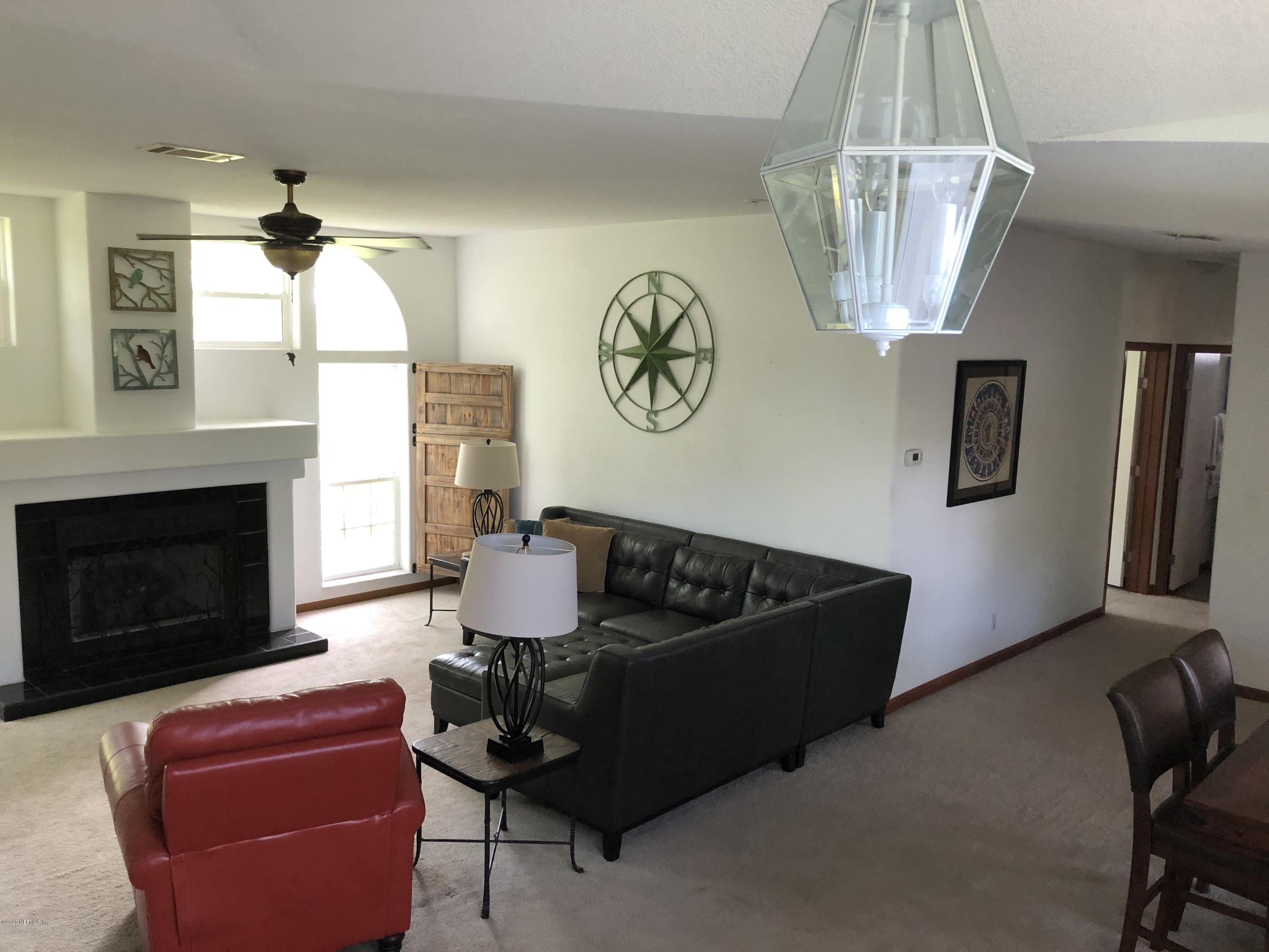 2370 Tyrone Road Middleburg, FL 32068 - Photo 8 of 32 Family Room