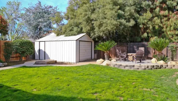 $469,000 | 344 McKelvy Avenue, Clovis, CA 93611