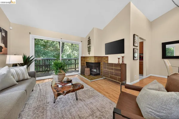 $409,900 | 5400 Mountain Boulevard, Unit 120, Oakland, CA 94619