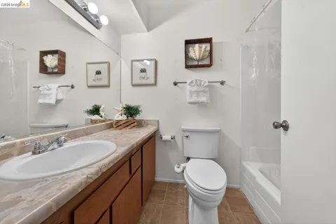 $409,900 | 5400 Mountain Boulevard, Unit 120, Oakland, CA 94619