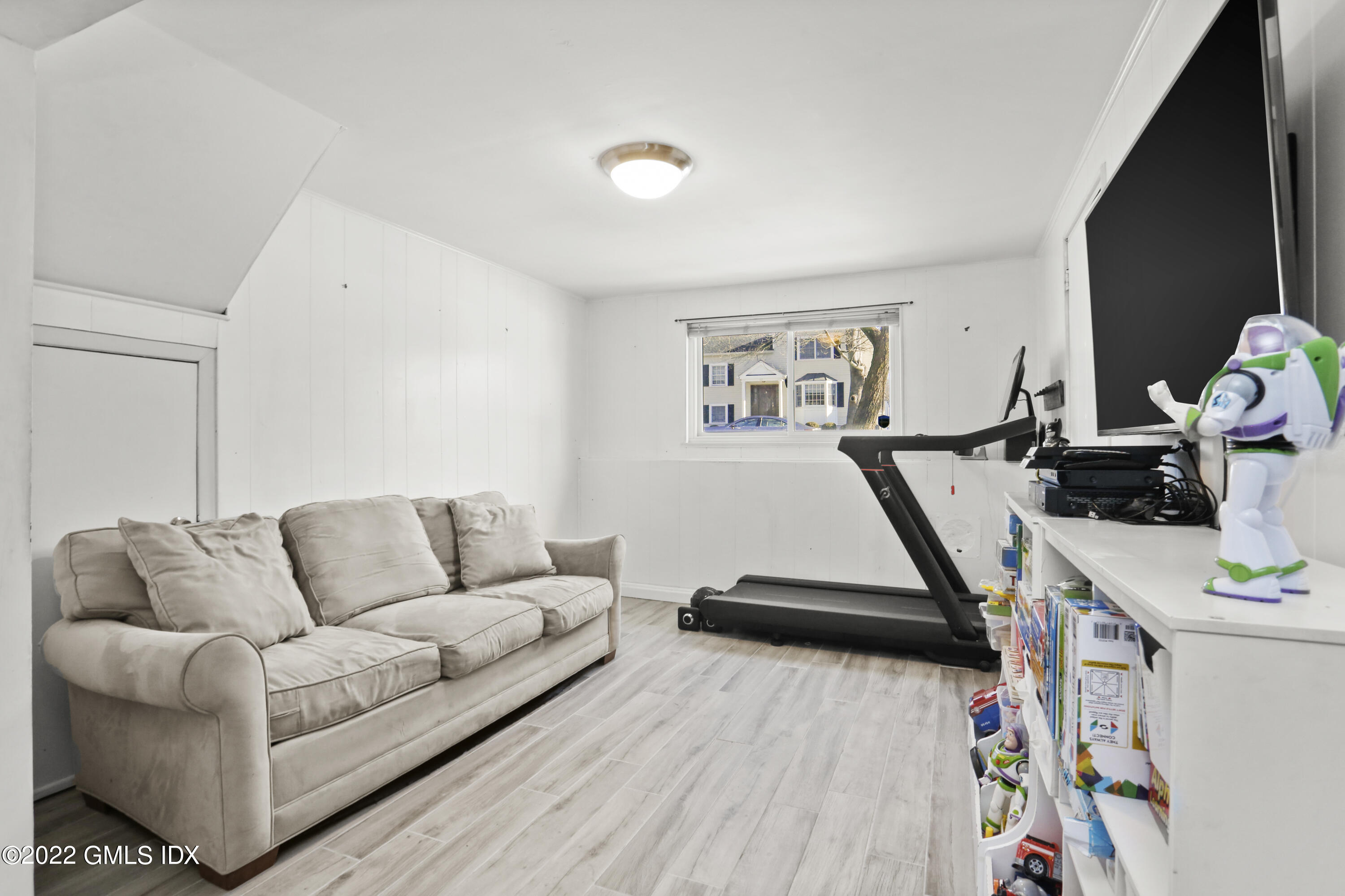 59 Mary Lane Riverside, CT 06878 - Photo 16 of 25 family room