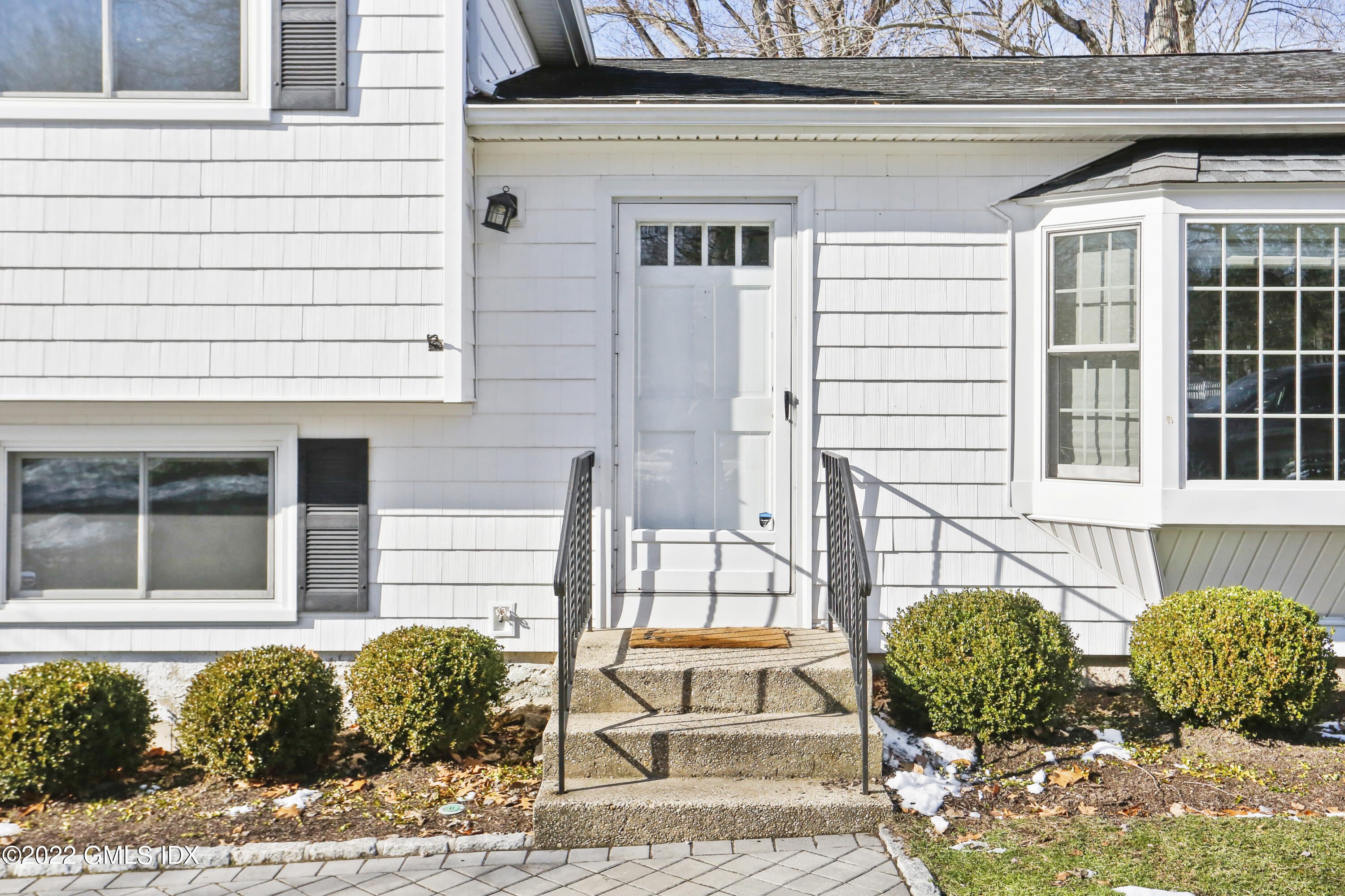 59 Mary Lane Riverside, CT 06878 - Photo 3 of 25 front entrance