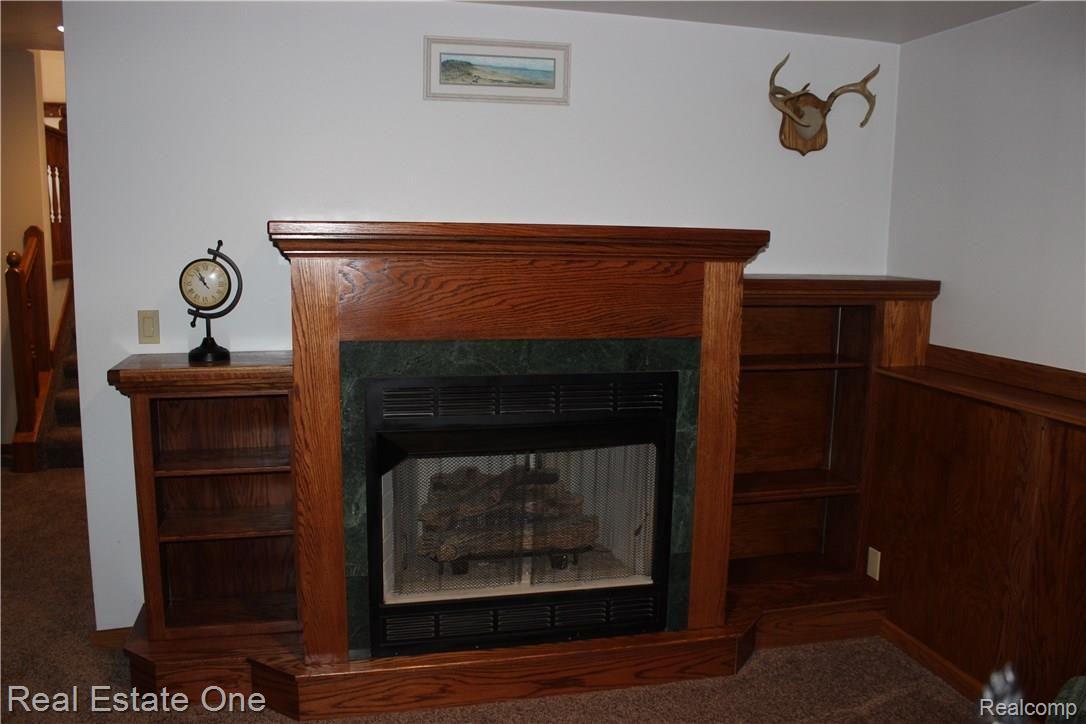 5417 Eagle Road Highland, MI 48356 - Photo 26 of 44 Natural Gas Fireplace