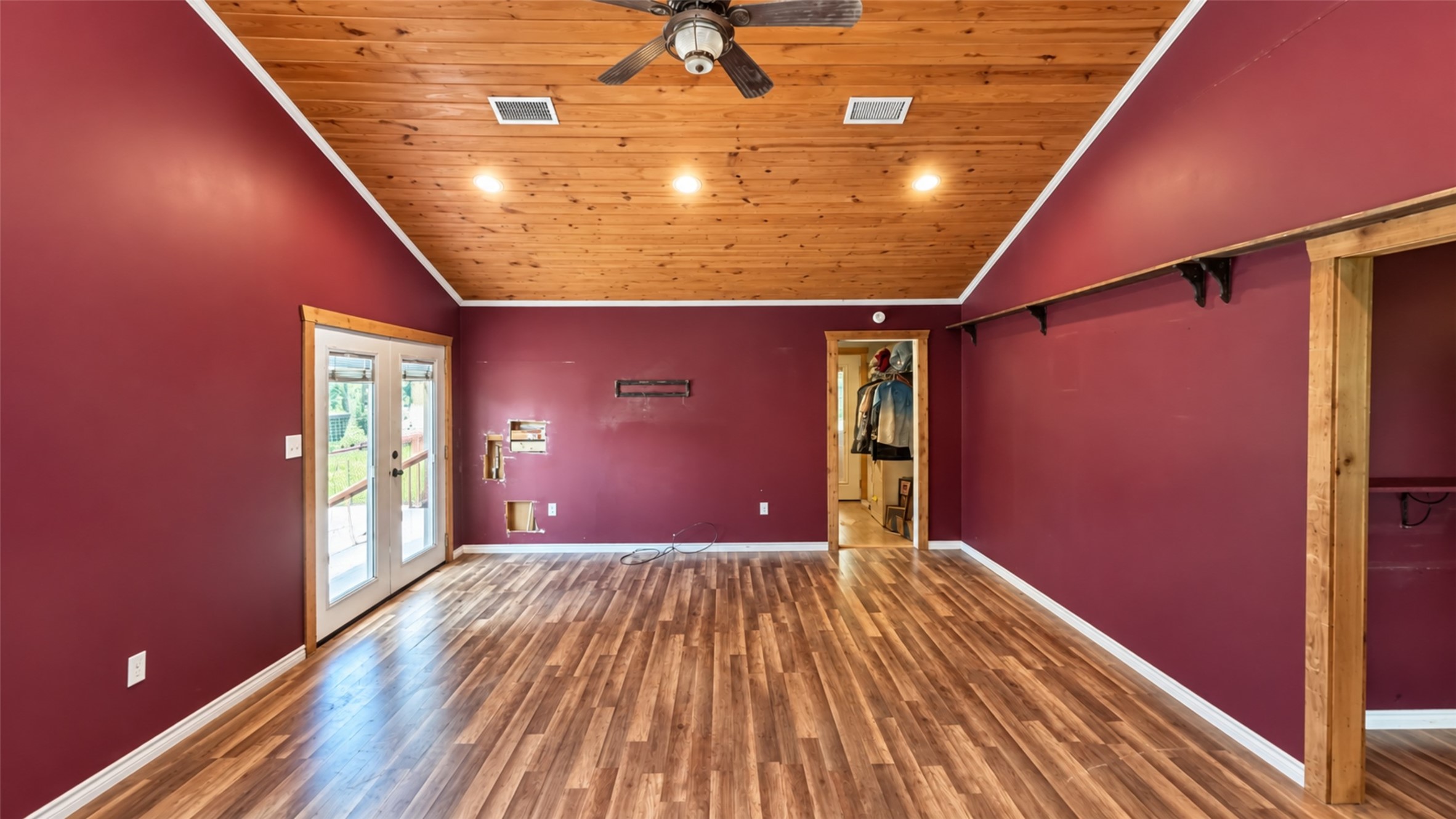 This country home boasts and open concept layout and tons of natural light. (Small plumbing repair underway. Seller to fix.)