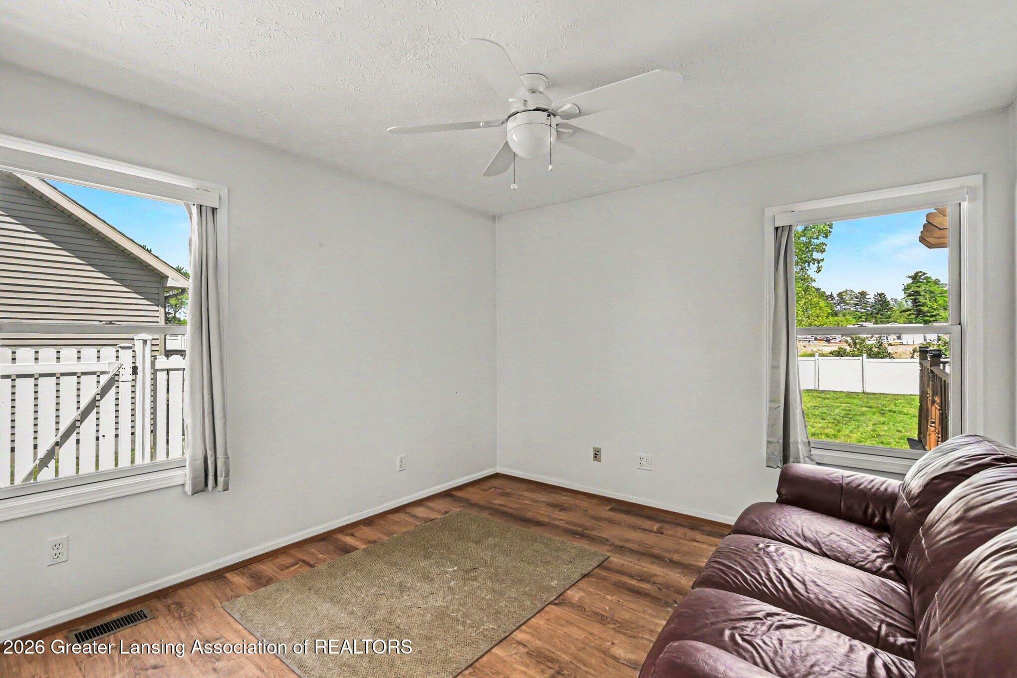 1812 Schoolhouse Road Lansing, MI 48917 - Photo 22 of 46 031_file_2085