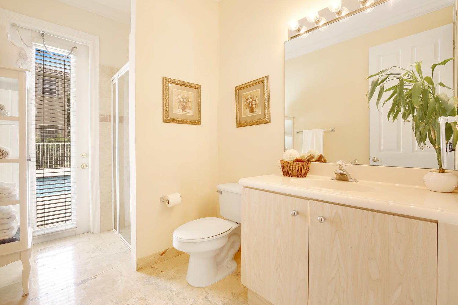 9719 Parkview Avenue Boca Raton, FL 33428 - Photo 19 of 39 Cabana Bathroom