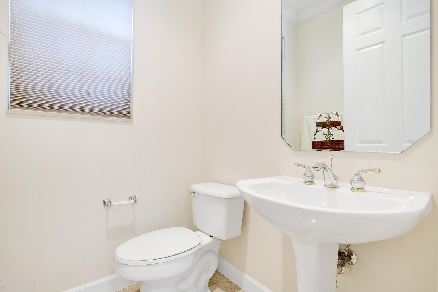 9719 Parkview Avenue Boca Raton, FL 33428 - Photo 24 of 39 Powder Room