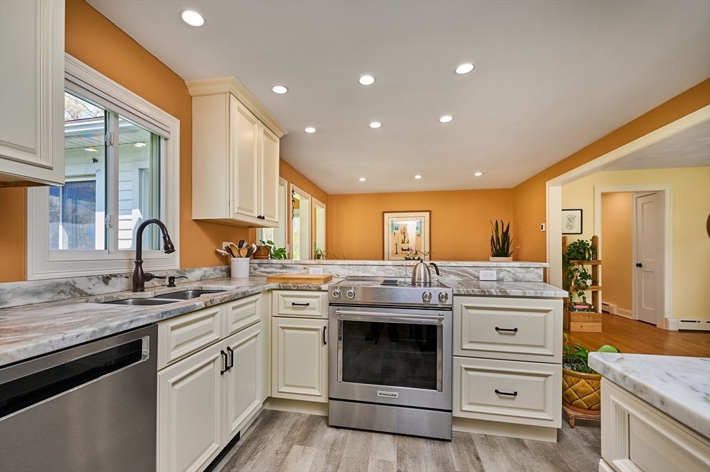 18 Maple Avenue Hadley, MA 01035 - Photo 9 of 35