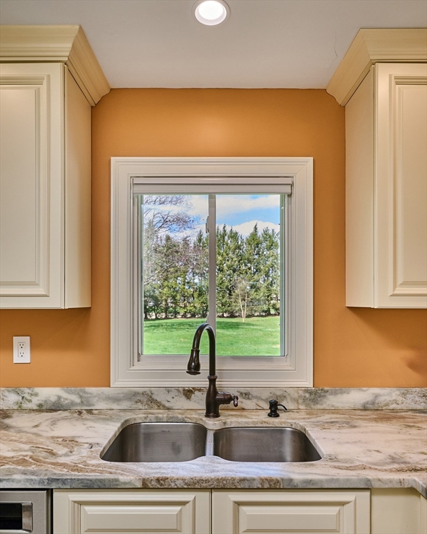 18 Maple Avenue Hadley, MA 01035 - Photo 10 of 35