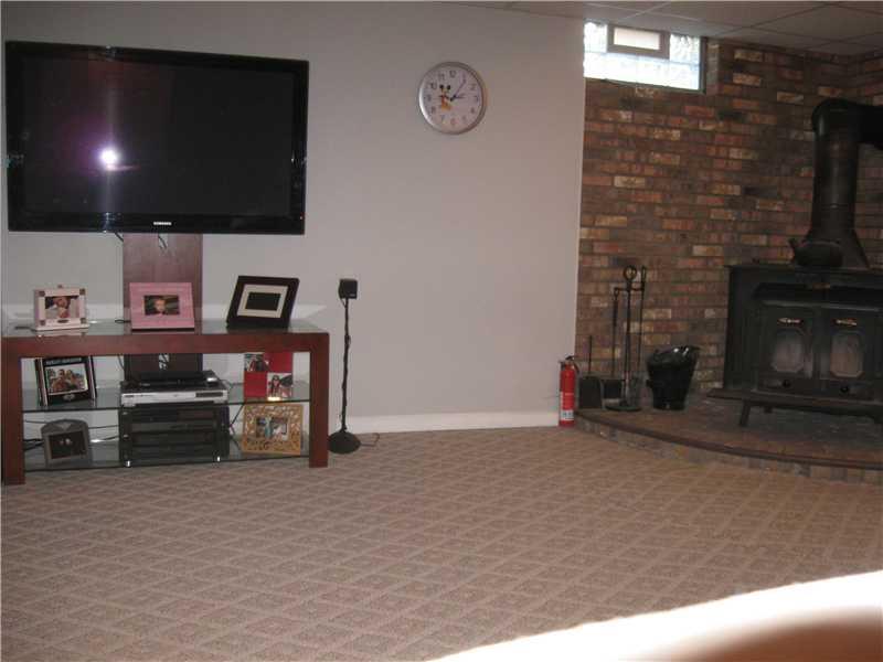 1199 Shenango Road Big Beaver, PA 16115 - Photo 12 of 21 Den/Family/Great Room.