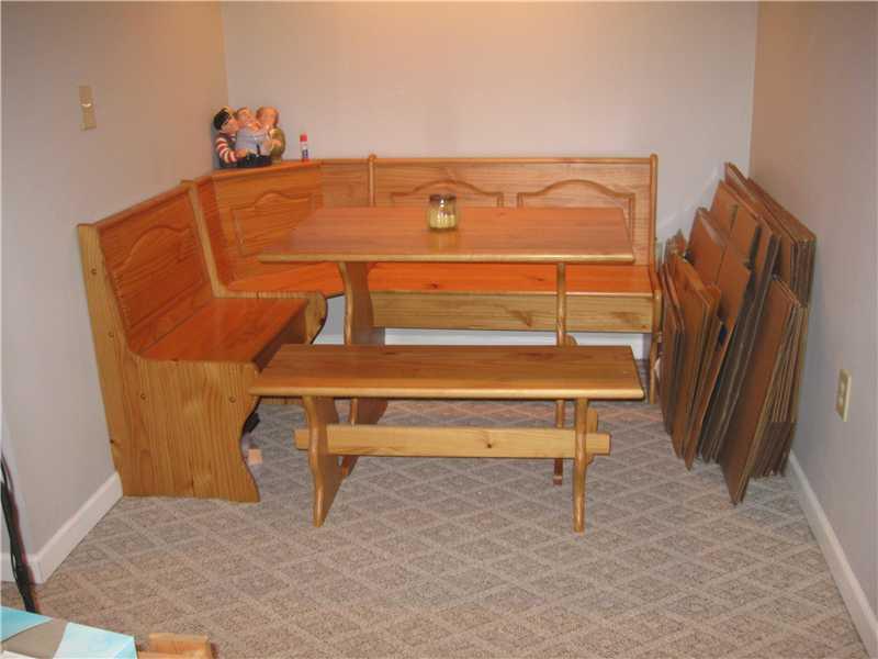 1199 Shenango Road Big Beaver, PA 16115 - Photo 14 of 21 Den/Family/Great Room.
