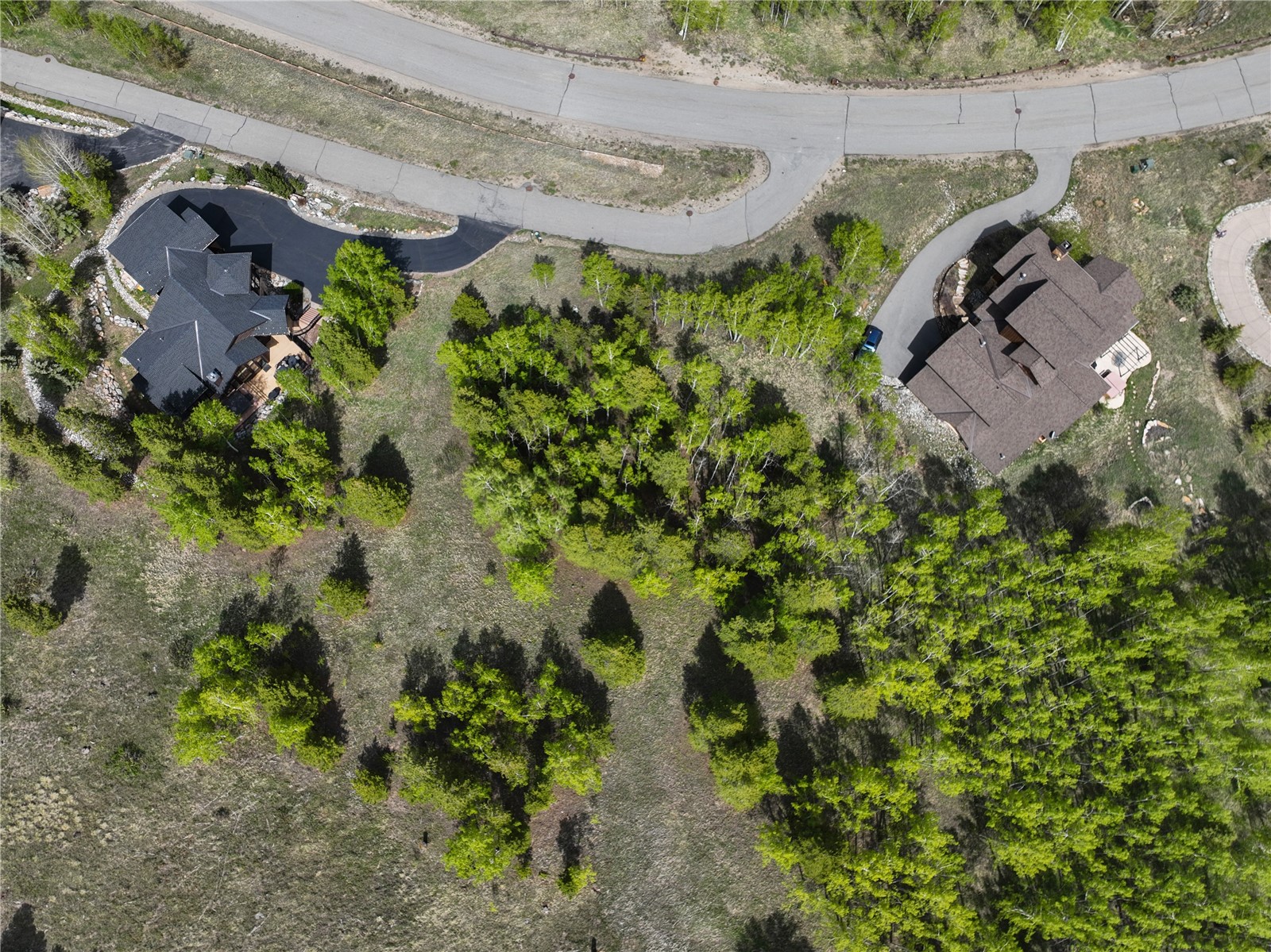 2635 Hunter's Knob Road Silverthorne, CO 80498 - Photo 10 of 12 an aerial view of a residential houses with outdoor space