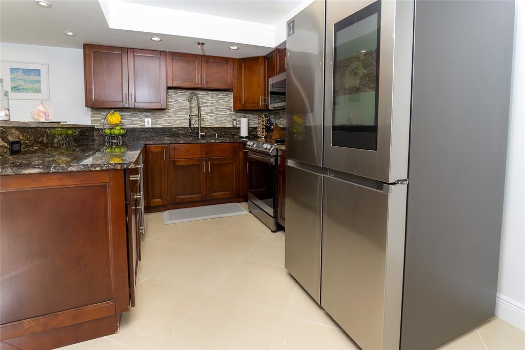 176 Helios Drive, Unit 108 Jupiter, FL 33477 - Photo 5 of 24 5