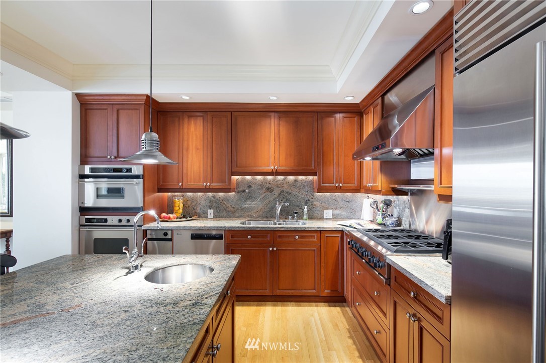 660 West Olympic Place, Unit 2 Seattle, WA 98119 - Photo 12 of 25