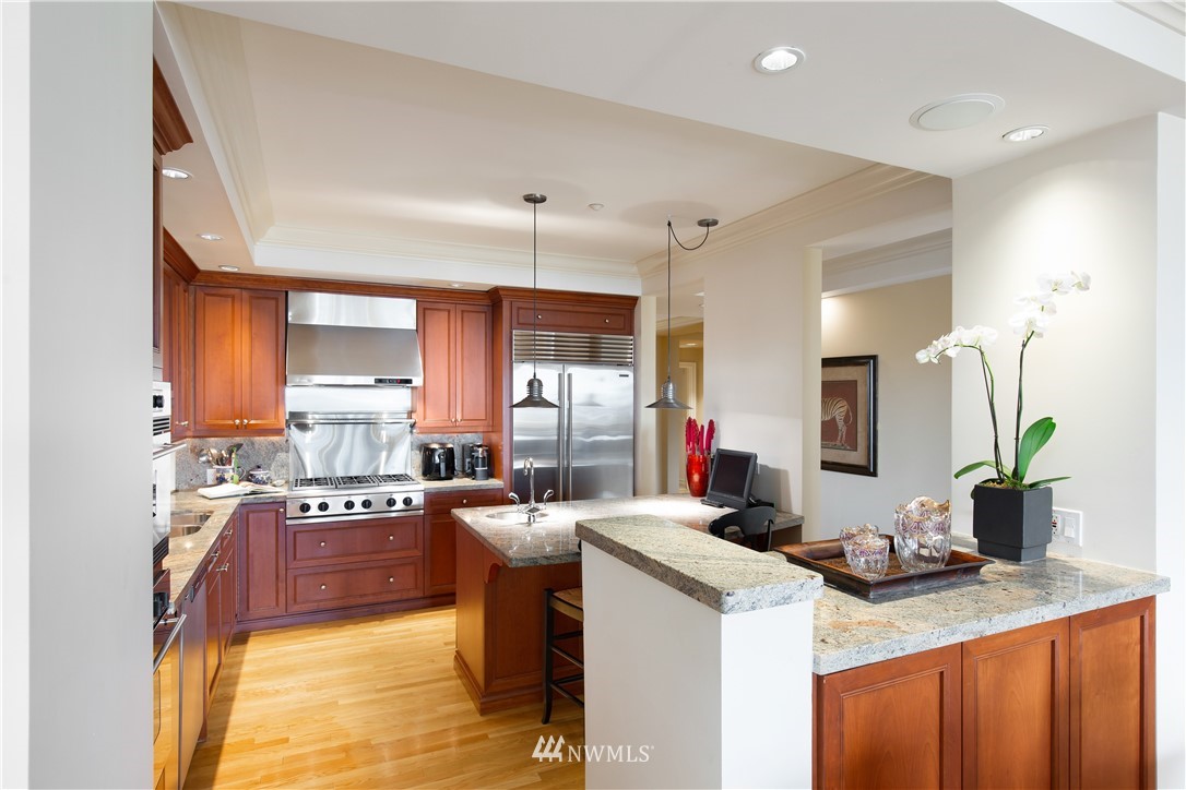 660 West Olympic Place, Unit 2 Seattle, WA 98119 - Photo 13 of 25