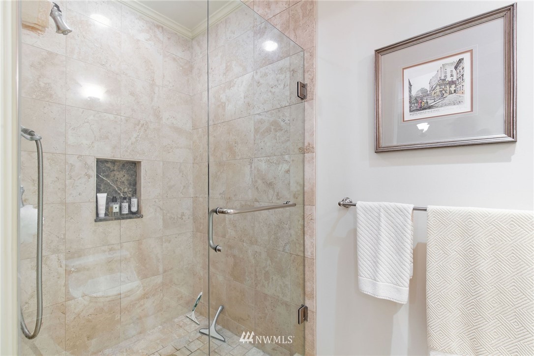 660 West Olympic Place, Unit 2 Seattle, WA 98119 - Photo 15 of 25