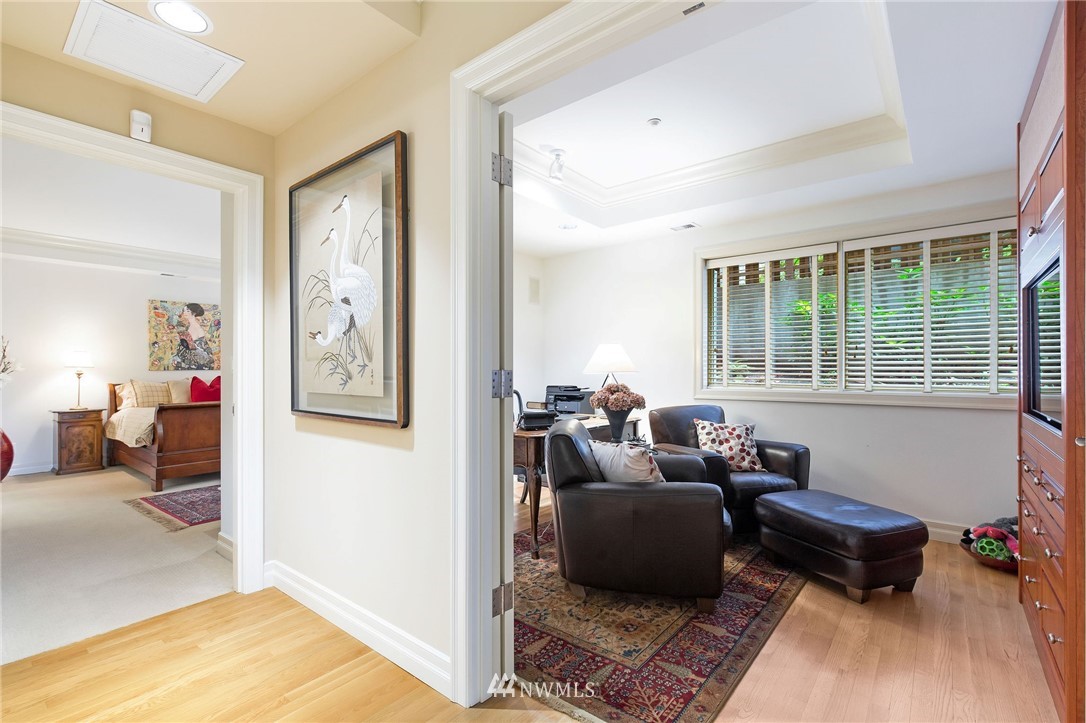 660 West Olympic Place, Unit 2 Seattle, WA 98119 - Photo 17 of 25