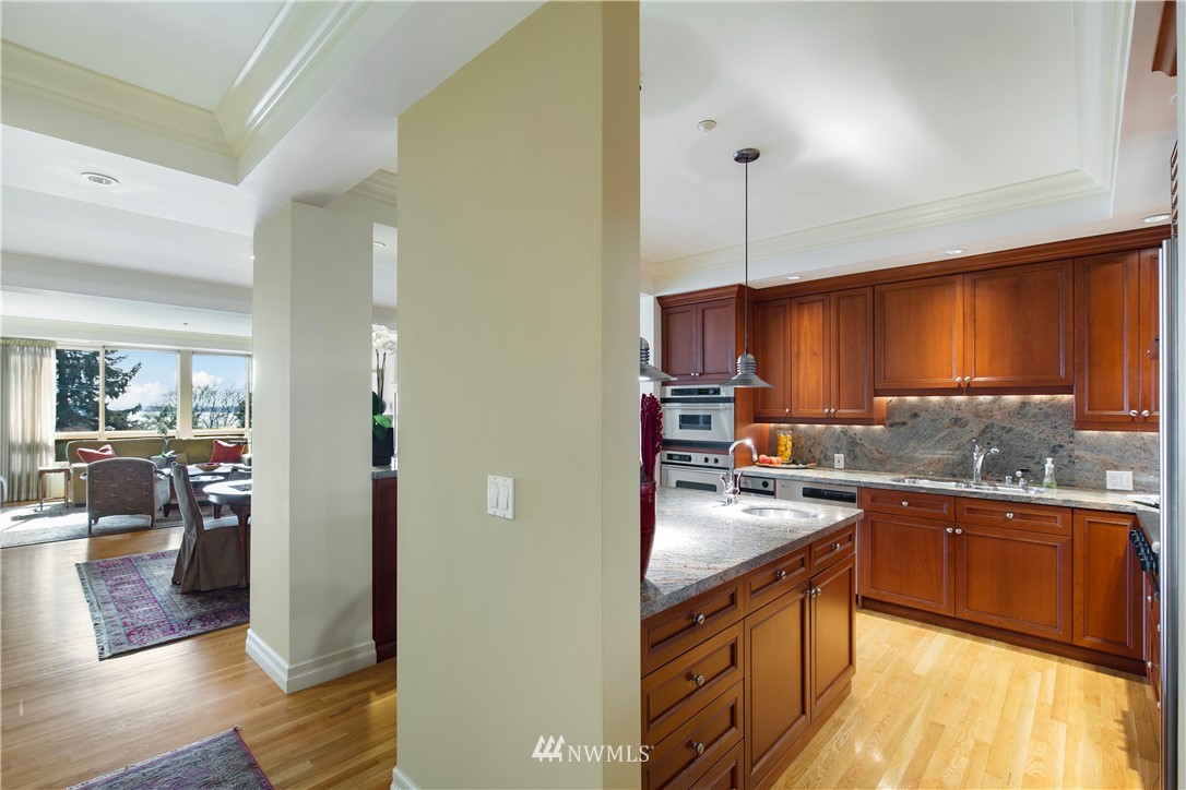 660 West Olympic Place, Unit 2 Seattle, WA 98119 - Photo 19 of 25