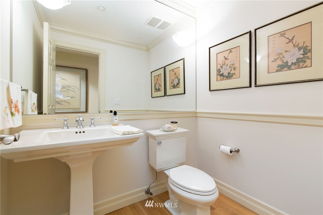 660 West Olympic Place, Unit 2 Seattle, WA 98119 - Photo 23 of 25