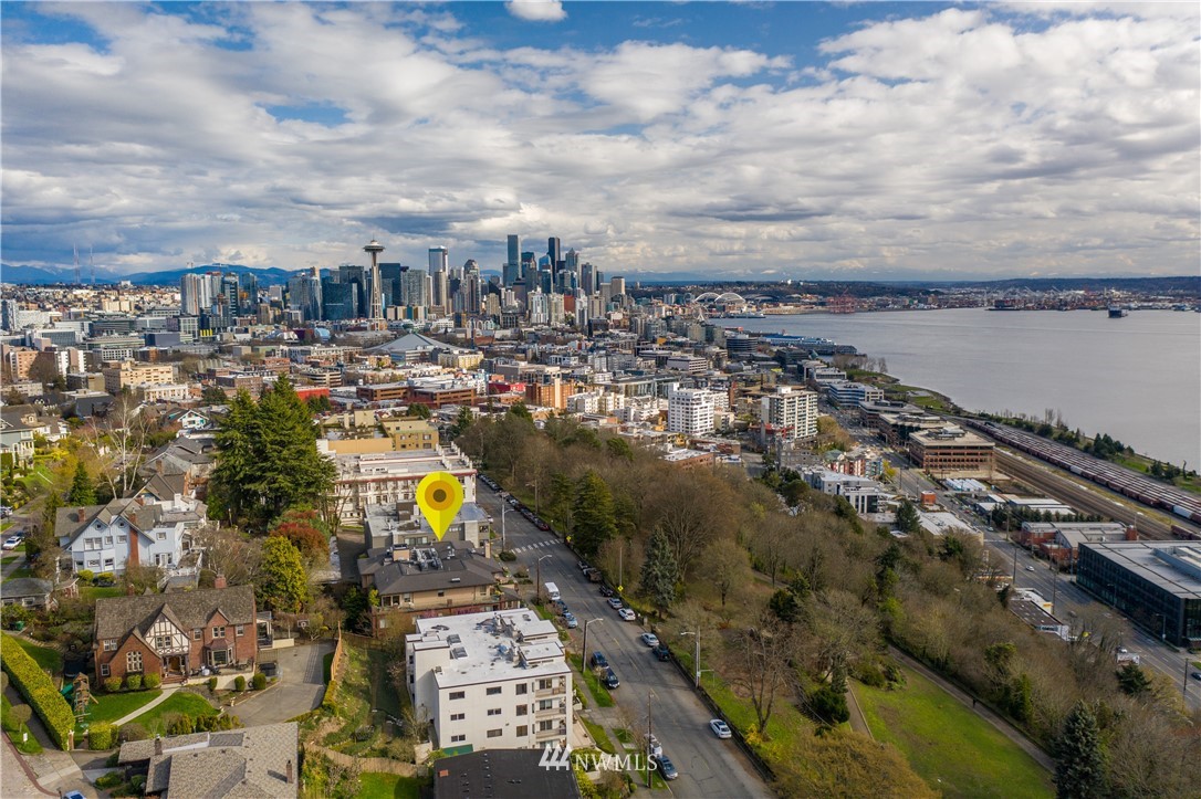 660 West Olympic Place, Unit 2 Seattle, WA 98119 - Photo 25 of 25