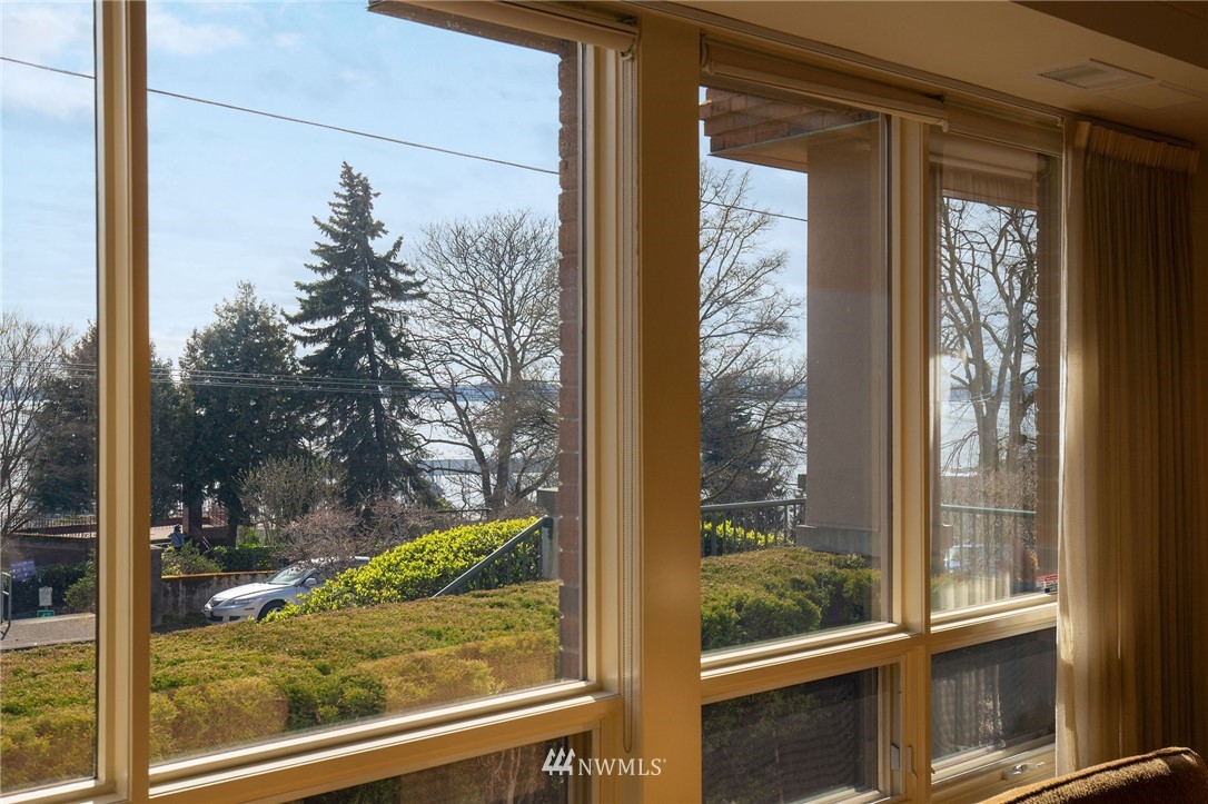 660 West Olympic Place, Unit 2 Seattle, WA 98119 - Photo 6 of 25