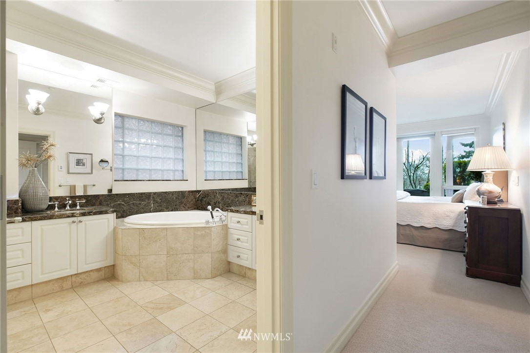 660 West Olympic Place, Unit 2 Seattle, WA 98119 - Photo 10 of 25