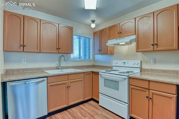 $235,500 | 864 London Green Way, Colorado Springs, CO 80906