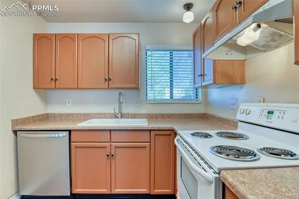 $235,500 | 864 London Green Way, Colorado Springs, CO 80906