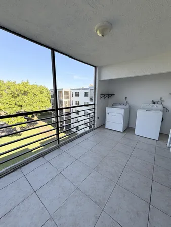 $2,400 | 9235 Southwest 8th Street, Unit 512, Boca Raton, FL 33428