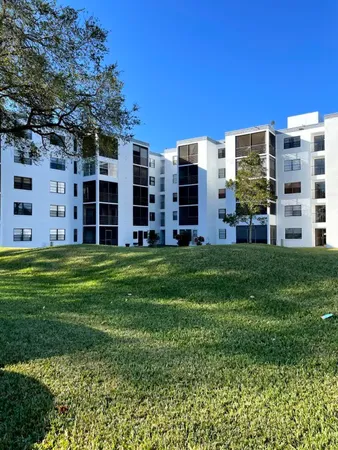 $2,400 | 9235 Southwest 8th Street, Unit 512, Boca Raton, FL 33428