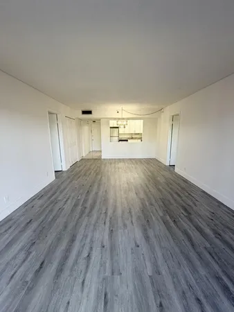 $2,400 | 9235 Southwest 8th Street, Unit 512, Boca Raton, FL 33428