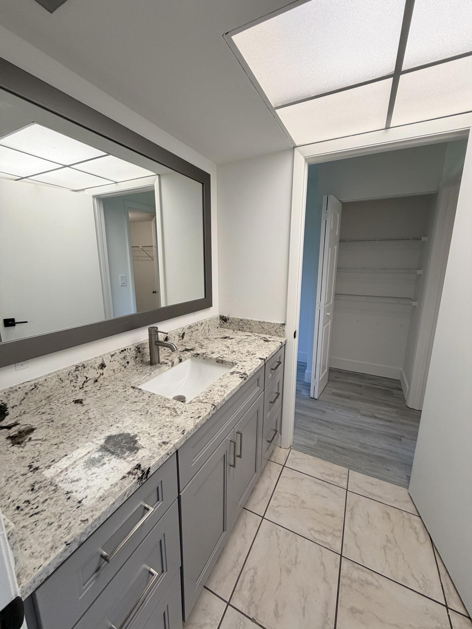 9235 Southwest 8th Street, Unit 512 Boca Raton, FL 33428 - Photo 10 of 25 Bathroom