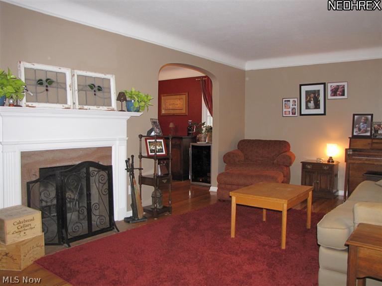 1114 Winston Road Cleveland, OH 44121 - Photo 10 of 24