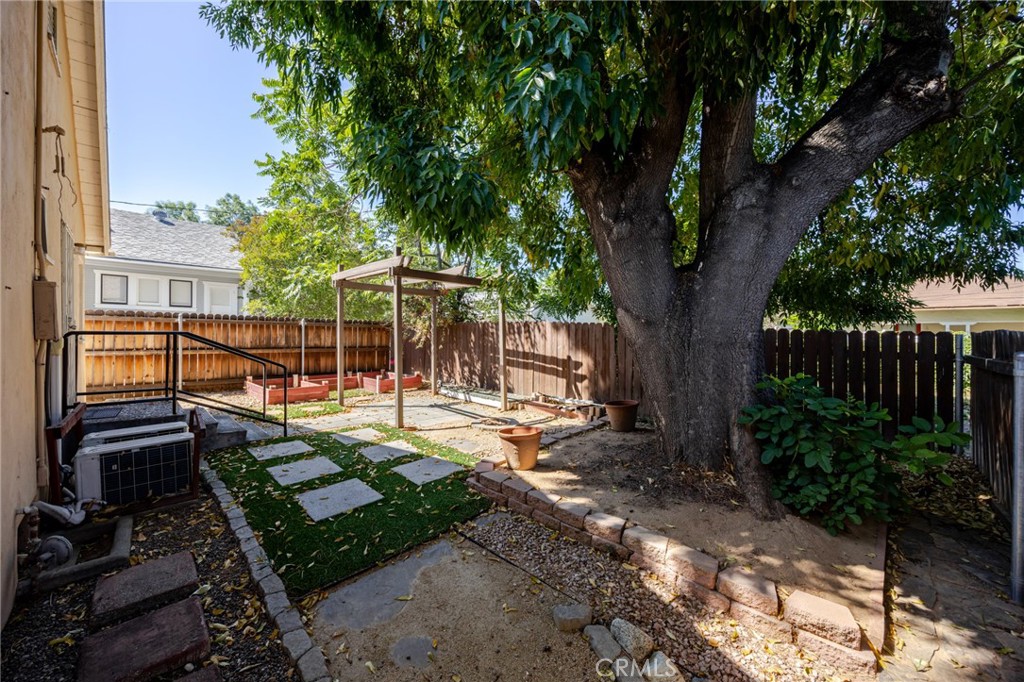 306 South Center Street Redlands, CA 92373 - Photo 21 of 23