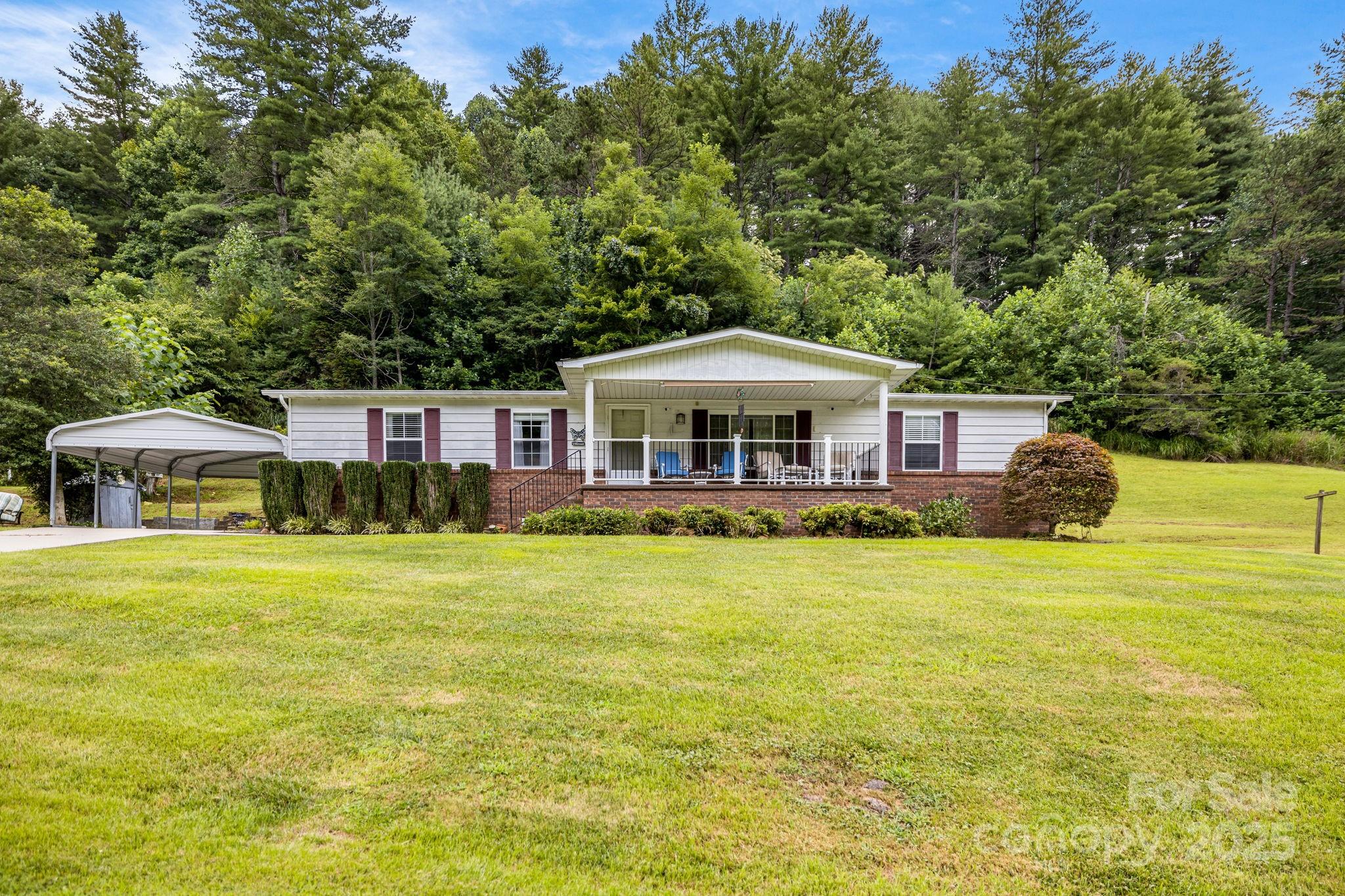 582 Lewis Branch Road Marshall, NC 28753 - Photo 1 of 46 Gallery Image 1
