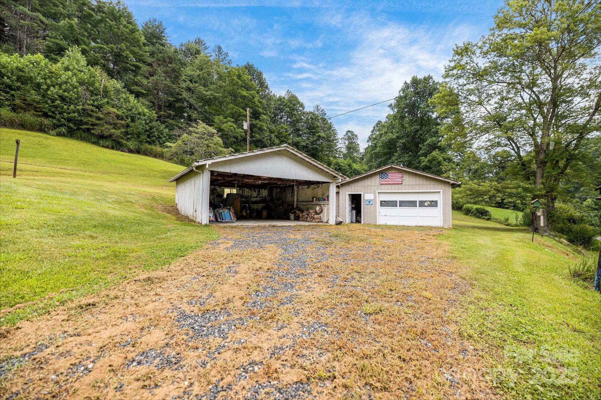 582 Lewis Branch Road Marshall, NC 28753 - Photo 3 of 46 Gallery Image 3