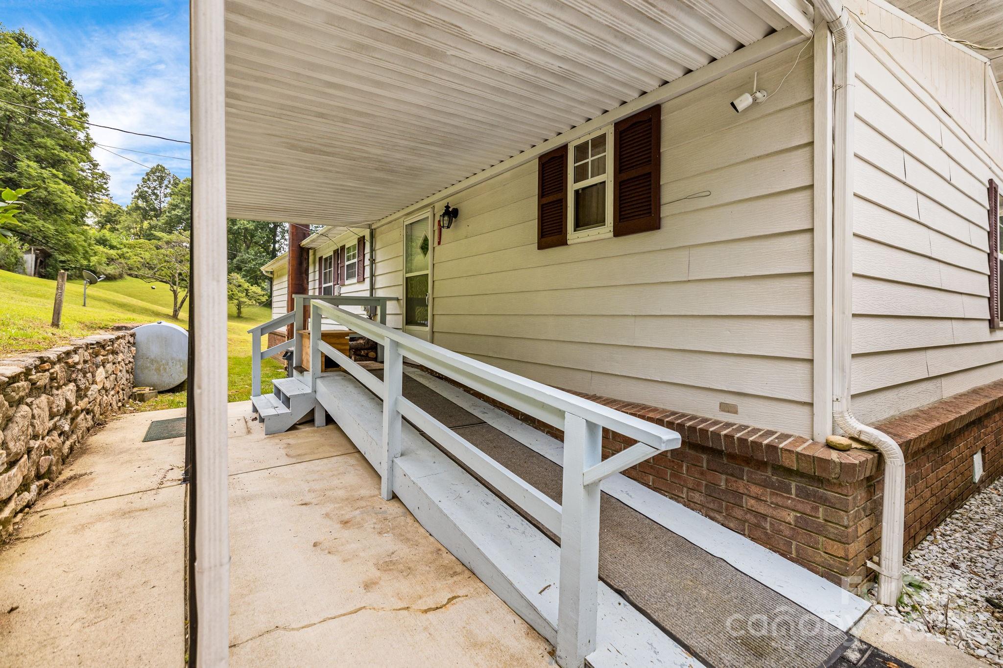 582 Lewis Branch Road Marshall, NC 28753 - Photo 31 of 46 Gallery Image 31