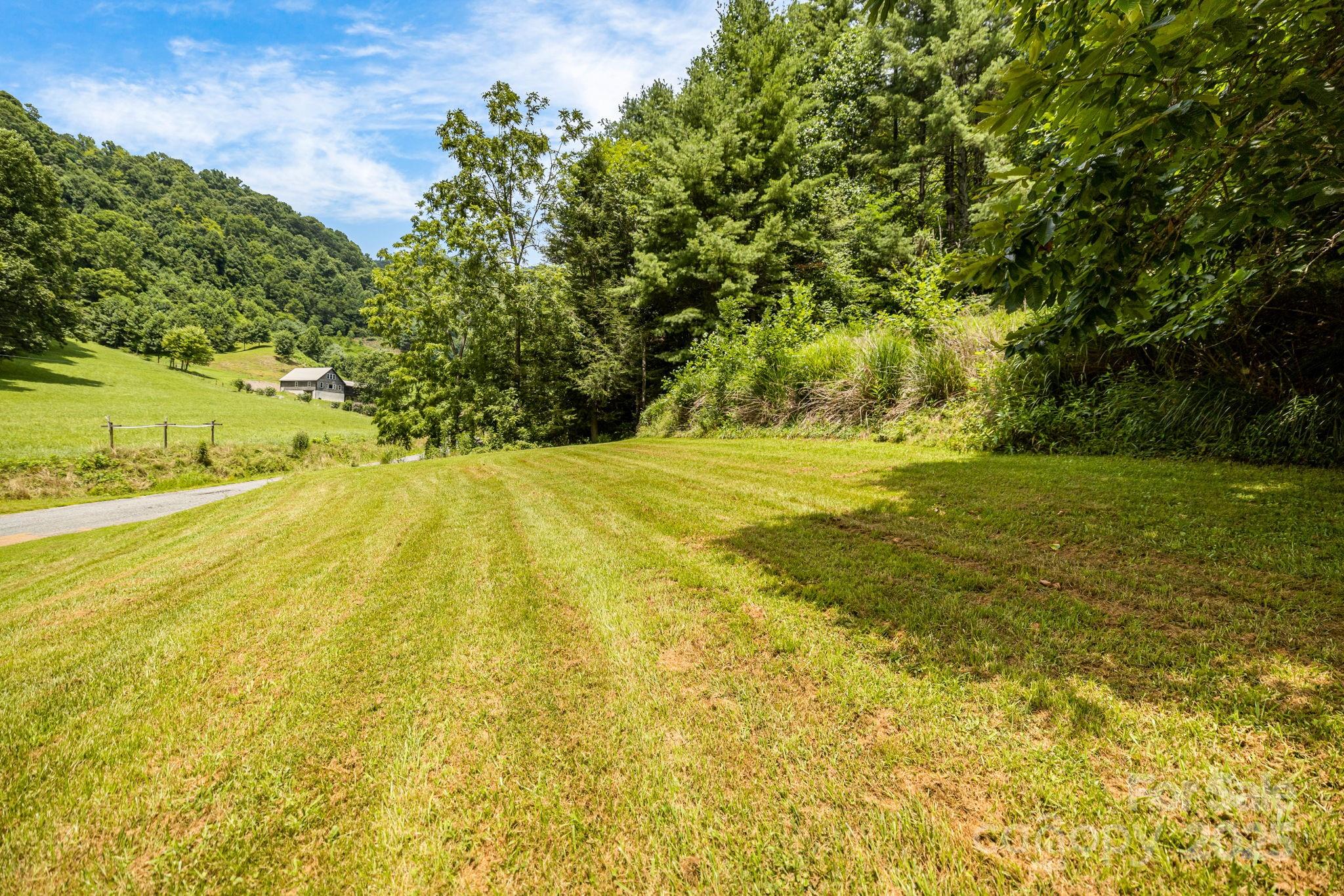 582 Lewis Branch Road Marshall, NC 28753 - Photo 38 of 46 Gallery Image 38